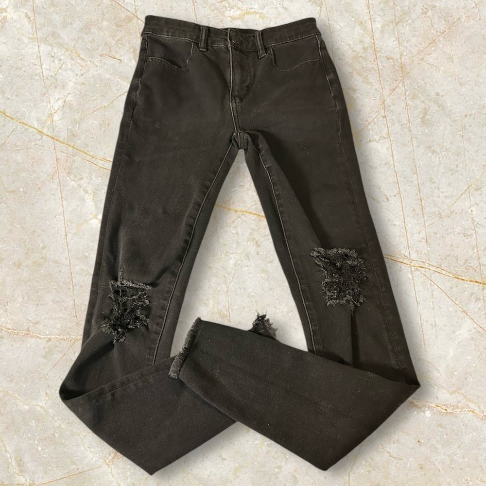 AE Black Distressed Straight Leg Jeans. Size 2 long